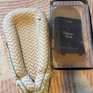 DockATot Deluxe+ Dock - Green and White